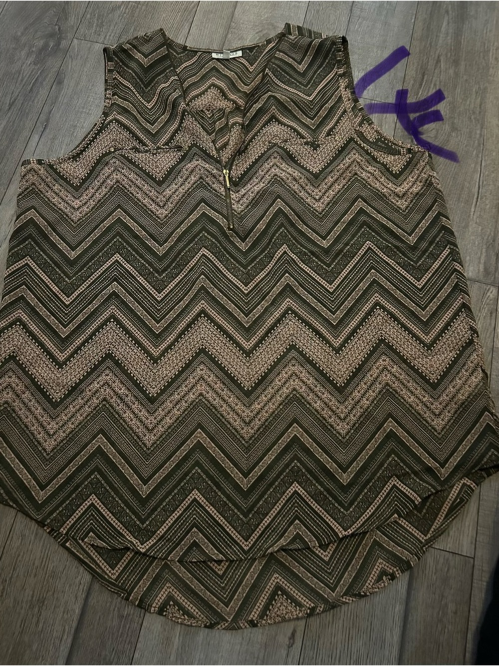 Sleeveless Chevron V-Neck Top - Olive and Beige